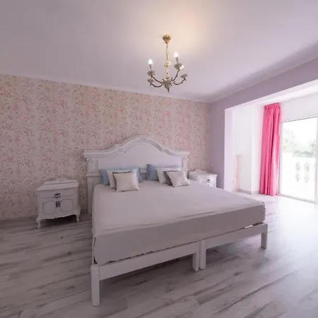 Holiday home 4 Harmonia Beautiful And Luxury *